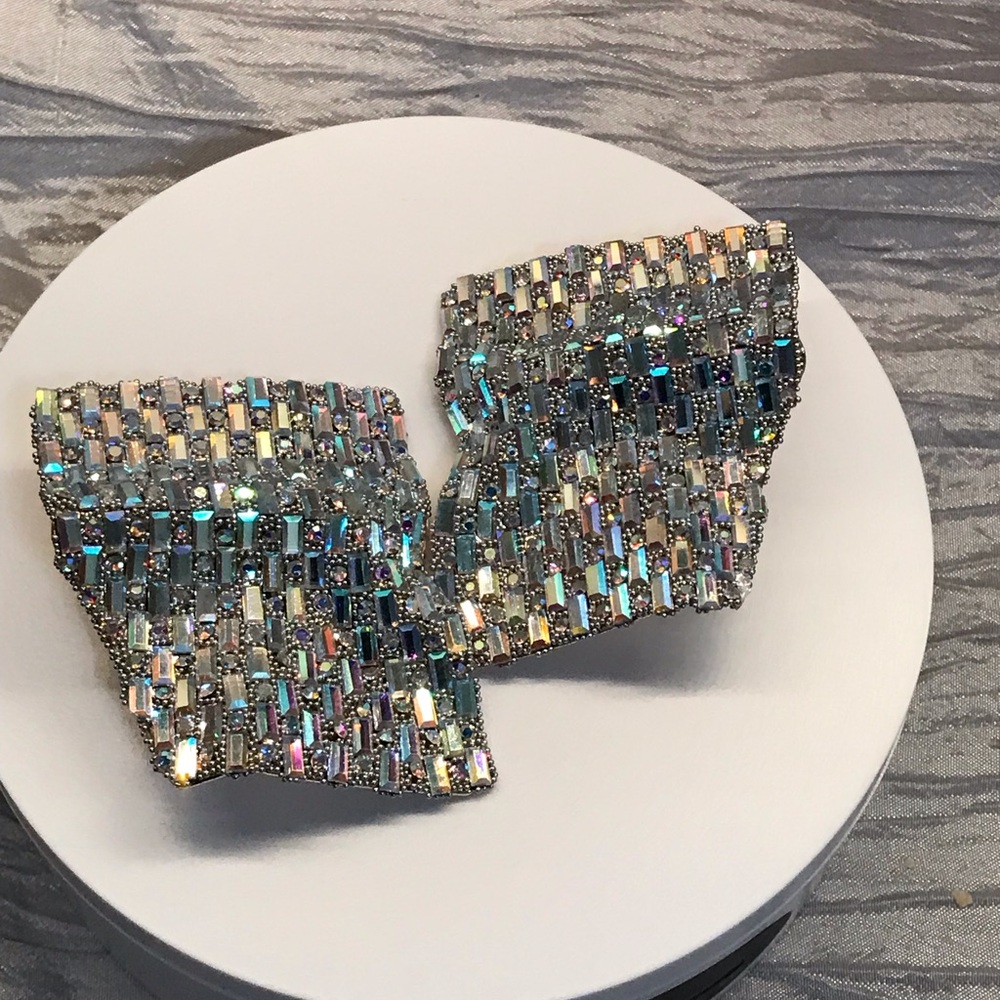 Sparkling Rhinestone Cuff Earrings - Picture 6 of 8